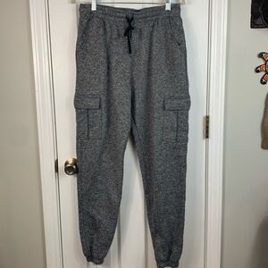 Mission Ridge Mens dark grey heather sweatpants size medium. Pockets on legs